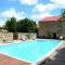 Two Hoots - farmhouse with summer pool.