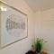 Spacious Luxury Serviced Apartment next to City Centre with Free Parking - Contractors & Relocators