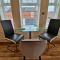 Spacious Luxury Serviced Apartment next to City Centre with Free Parking - Contractors & Relocators