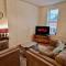 Spacious Luxury Serviced Apartment next to City Centre with Free Parking - Contractors & Relocators
