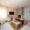 Holiday House App Grace with pool and view in Klis
