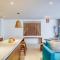 Gorgeous Flowy Space with Wrap-around Private Pool - تولوم