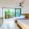 Gorgeous Flowy Space with Wrap-around Private Pool - تولوم