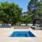 Casa Ficus, serviced Luxury Villa with pool&tennis