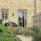 Cosy Cotswolds Townhouse - Honington