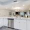 Completely remodeled and open 18C Richmond Park villa - Myrtle Beach