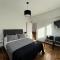 IMPECABLE DEPARTAMENTO. PLAZA COLON CON BALCON A LA CALLE