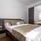 Apartments Crnekovic Tomislava 8A