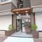 Fabhotel Grand Blue