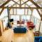 Lakeside property with hot tub Barn Owl HM08