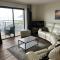 Newcastle Seafront Apartment with Wifi and Parking