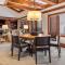 Lion Square Lodge South 750A