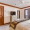 Lion Square Lodge South 750A