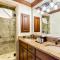 Lion Square Lodge South 750A
