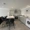 2 Bed Villa Sleeps 4 - Wifi Garden Sea Views