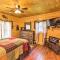 Just Fur Relaxin Sevierville Cabin with Hot Tub! - 赛维尔维尔