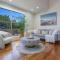 Modern Executive Ocean View Oasis Shell Cove Mansion 5 Minutes to Beach Sleeps 16 - Shellharbour