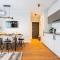 Stunning Views 2BR Midtown Flat - Charming Balcony - بوخارست