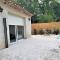 LANNEXE endroit zen et chaleureux. Jacuzzi extérieur