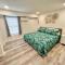 Sleeps 22, 7 bedrooms, 2min walk To The Beach, Private Heated Pool and Hot Tub, Zula Del Mar South Padre Island Texas