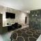 Super 8 by Wyndham Bronx Near Botanical Garden - 布朗克斯