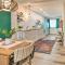 Stylish Vacation Rental - Walk to ISU!