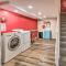 Stylish Vacation Rental - Walk to ISU!