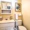 Dog-Friendly Senatobia Cottage with Fishing Pond!