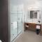 Holiday Inn Hotel & Suites - Montreal Centre-ville Ouest by IHG