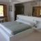 Propiedad de alto standing con vista al mar, piscina, tenis, hasta 12 personas
