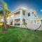 Newly Renovated 8 Bedroom Ocean Front Villa with Pool