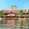 Sterling Lake Palace Alleppey