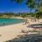 Park-view Lux Pool Villa, steps to the Beach - 阿基阿婆斯托里
