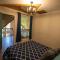 Paradise Palace Waterfront Cottage hottub 7bedroom with hottub - Bobcaygeon