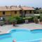 Holiday apartment in Lazise, swimming pool and balcony overlooking the lake