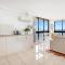 Central Escape In The Heart Of Surfers