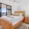 Central Escape In The Heart Of Surfers
