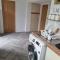 Modern 3 bedroom house, 3 Bathroom, secure parking, Wi-Fi & Garden - Leeds