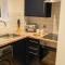 The Mews, Amazing Newport 2 BR, Excellent location, Parking, Perfect for Contractors - 纽波特