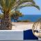 Α Peaceful Seafront Escape in Santorini- Sonus Mare