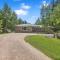 Secluded Stay in a Wonderful Creekside Getaway - كاستر