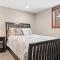Secluded Stay in a Wonderful Creekside Getaway - كاستر