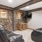 Secluded Stay in a Wonderful Creekside Getaway - كاستر