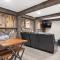 Secluded Stay in a Wonderful Creekside Getaway - كاستر