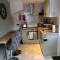 Cardiff Coach House with Hot Tub & Log Fire