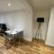 Newly rennovated 1-bedroom serviced apartment, walking distance to Hospital or Train Station - Newport