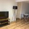 Newly rennovated 1-bedroom serviced apartment, walking distance to Hospital or Train Station - Newport