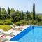Villa Mirela Megali