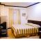 Crowne Garden Hotel