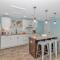 Parrot Head - Pet Friendly Beach Condo! Perfect for 6-7 guests! - 默特尔比奇